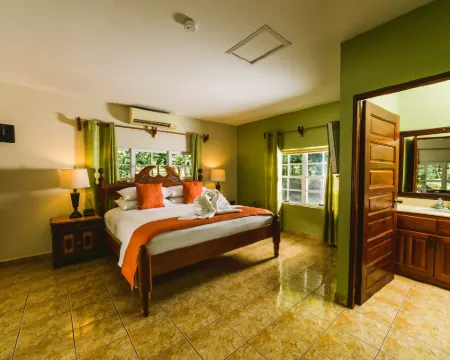 Kiki Witz Hotels in Belmopan