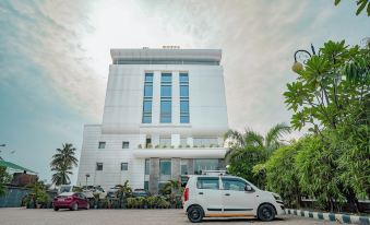 Hotel Saffron Crest