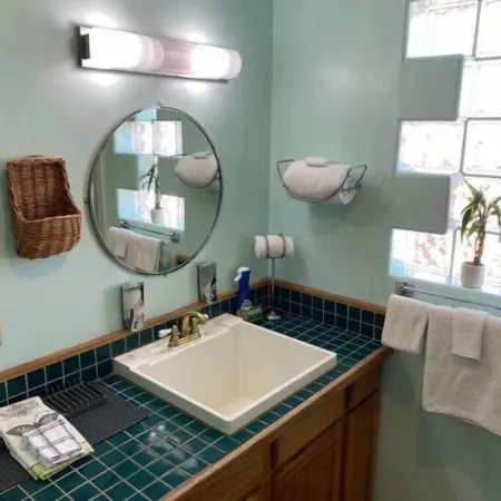 Wild West Rockies! PET FRIENDLY!2 Fenced-in yards!JACUZZI HOT TUB!