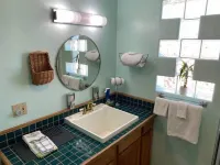 Wild West Rockies! PET FRIENDLY!2 Fenced-in yards!JACUZZI HOT TUB!