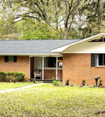 Southern cottage close to downtown with shopping and restaurants Hotels near Agape Church