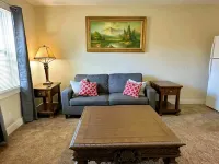 5-Bedroom House in Hays with AC, WiFi
