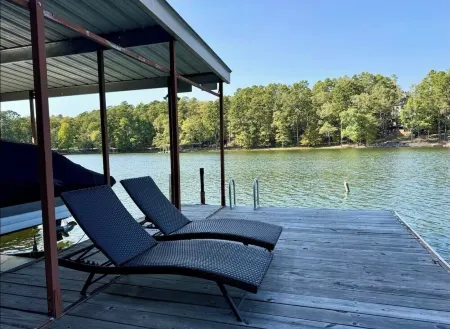Quaint Lake Hamilton Home, Boat Dock & Nice Views