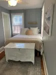 Cozy cottage on iconic tree lined Washington Street