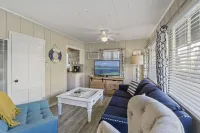 Charming Beach Cottage with Front Patio and BBQ - Quaint Family Retreat