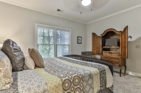 Mountain View and Game Room - Stunning Luxury Retreat