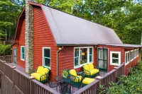 The Treehouse Hotels near Sunrise Rock by Highlands-Cashiers Land Trust