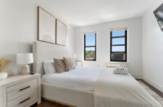 Cozy Studio with Shared Living Area - Charming Urban Retreat Hotels in 