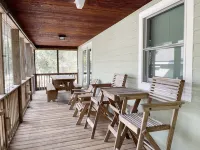 Spacious Kitchen and Screened Porch - Tranquil Family Retreat Hotels in Ocracoke