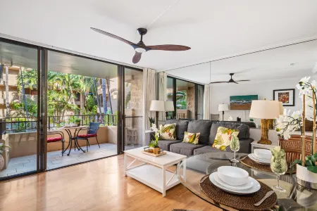 Daily Activities and Lush Garden Views - Stunning Hawaiian Oasis Отели рядом с достопримечательностью «Лахайна Джодо Мишен»