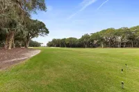 Gorgeous Golf Course Views and Modern Amenities - Charming Retreat