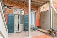 Full Kitchen and Washer Dryer Convenience - Spacious Historic Escape