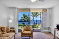 Enjoy Amazing Sunsets from the Ocean View Lanai 마우이 호텔