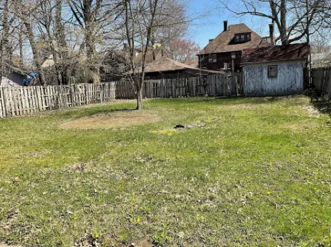 Prime location:Downtown/Campus