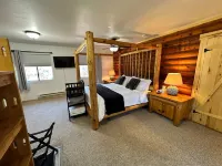 Buck Wild | Rustic cabin w/loft + bunkhouse Hotels in Heber