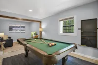 Serene Mountain Haven - Hot Tub, Fire Pit, Game Room Hotels in Mineral Bluff