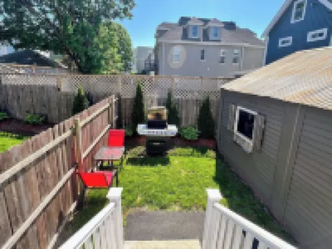 Spacious Modern Luxury Duplex Near Boston & Cambridge - Free Parking Hotels in Everett