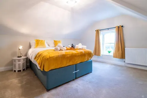 Stylish 3 bedroom maisonette