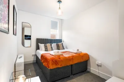 1 Bdr Modern Living in the Old Bank Hse Hotels in 