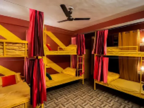 Hogwartz Hostel Hotels in Kasol