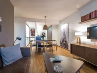 Pierre & Vacances Apartamentos Edificio Eurobuilding 2 Hotels near Torre BBVA