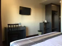 Check Inn Hotel Tawau - Pysäköinti