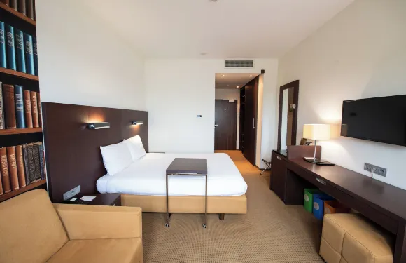 華沙皮亞塞奇諾施爾瓦酒店