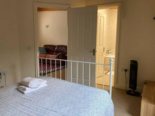 1-Bedroom Ground Floor Near Rugby School - Apartments