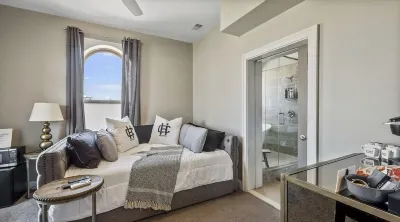 เดอะคอเครนเฮาส์ ลักเชอรี่ฮิสทอริกอินน์ โรงแรมใน