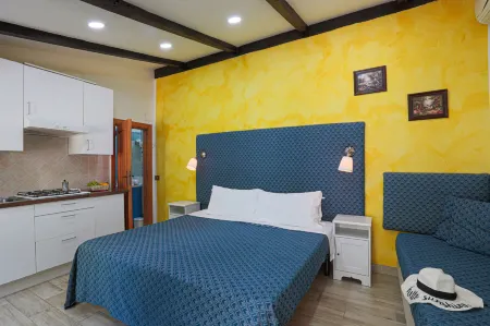 Relais Il Frantoio Отели рядом с достопримечательностью «Monte Solaro»