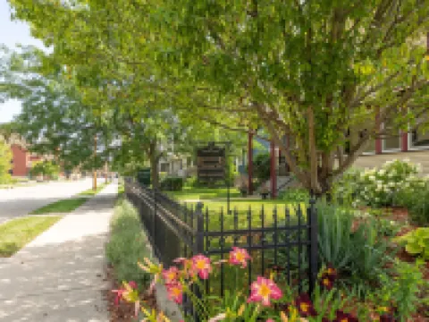 Braywood Inn Hotels in Oshkosh