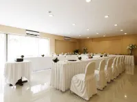 Hotel Misión Express Merida Altabrisa Hoteles cerca de Centro Comercial Altabrisa