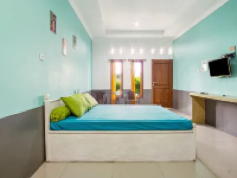 Joglo Ndalem Sabine Syariah Hotels in Piyungan