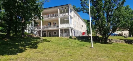 Hotel New Bed Отели рядом с достопримечательностью «Pride kyrka»