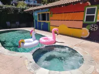 Lake house with hot tub, pool, game room & BBQ grill Hotels in Lakeland Village