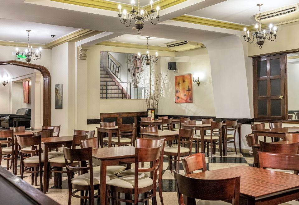 업 레티로 현대적인 객실