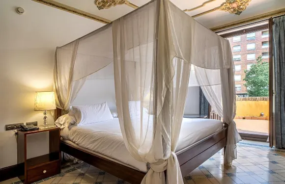 阿尤達喀爾斯蒂略酒店