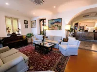 Hotel Villa Paradiso Hotels near City Centre