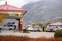 Lo Mustang Himalayan Resort - Parking