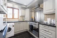 Pillo Rooms - Abbey Lodge Hotels in Eccles