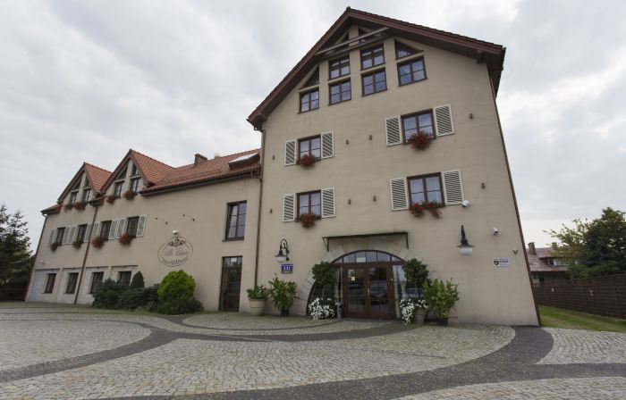 Villa Estera - Hotel & Restauracja