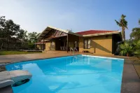 E and G Green Court - Private Pools
