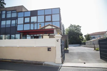 Appart-hôtel Chanzy / Angoulême Отели в г. Шаранта