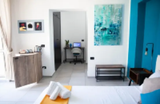 Track 60 - Private Rooms Garibaldi