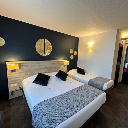 Brit Hotel Saumur Hôtels à : Distré