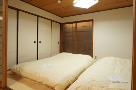 Private House for Rabbit Island Отели в г. Такехара