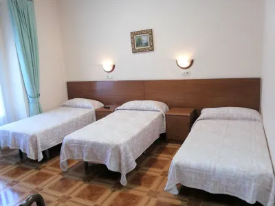 호스탈 자모라  호텔