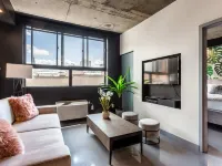 ピアス ブティック アパートメンツ Westmount City Hall周辺のホテル