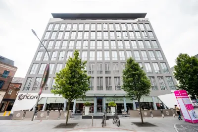 Ramada Encore by Wyndham Leicester City Centre Hotels near Attenborough Arboretum