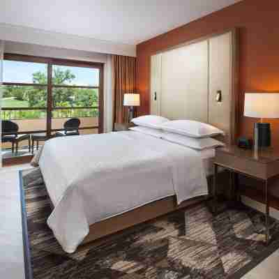 Sheraton Redding Hotel at the Sundial Bridge Rooms
